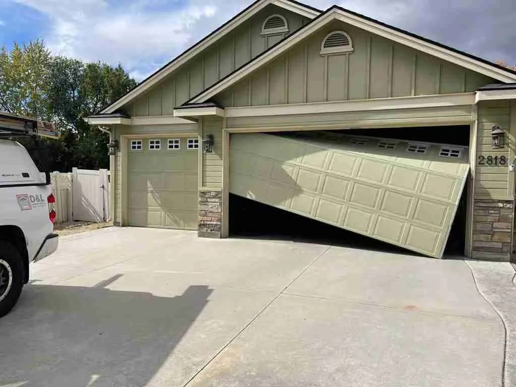 Emergency garage door repair service